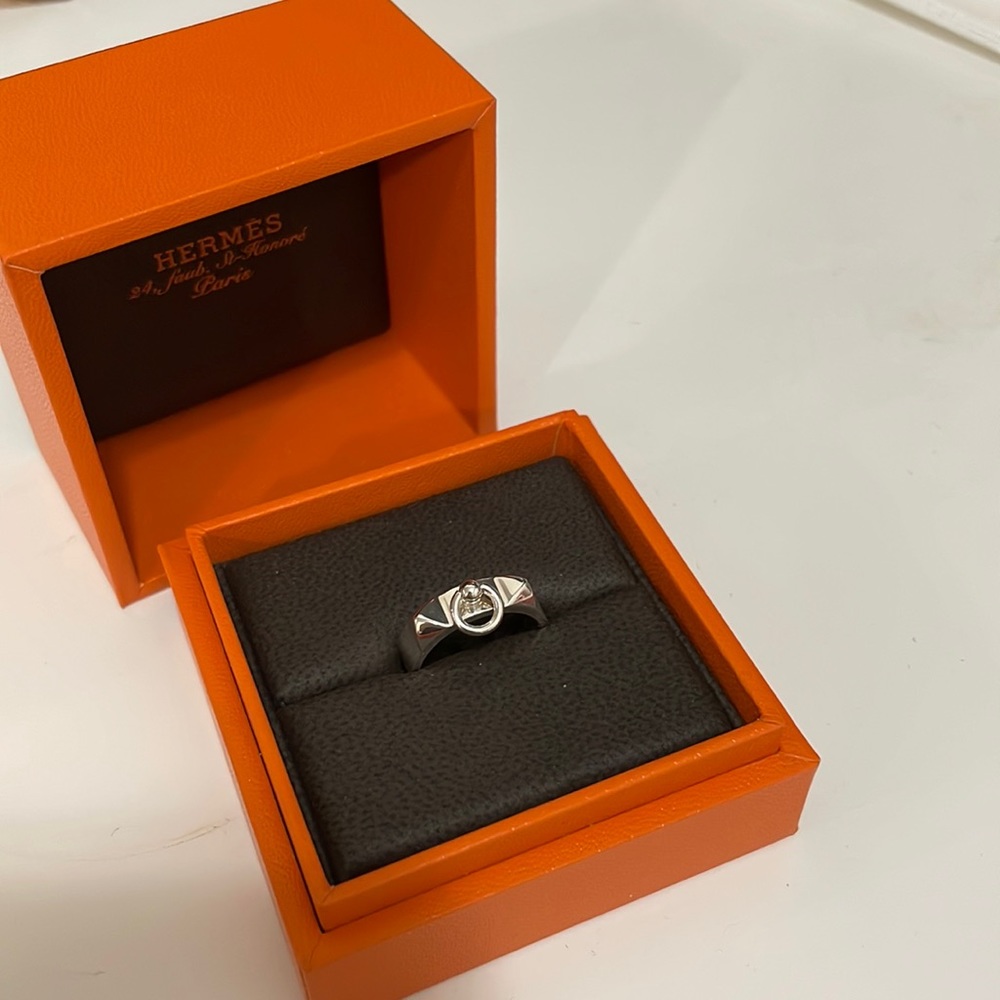 Hermes women ring
